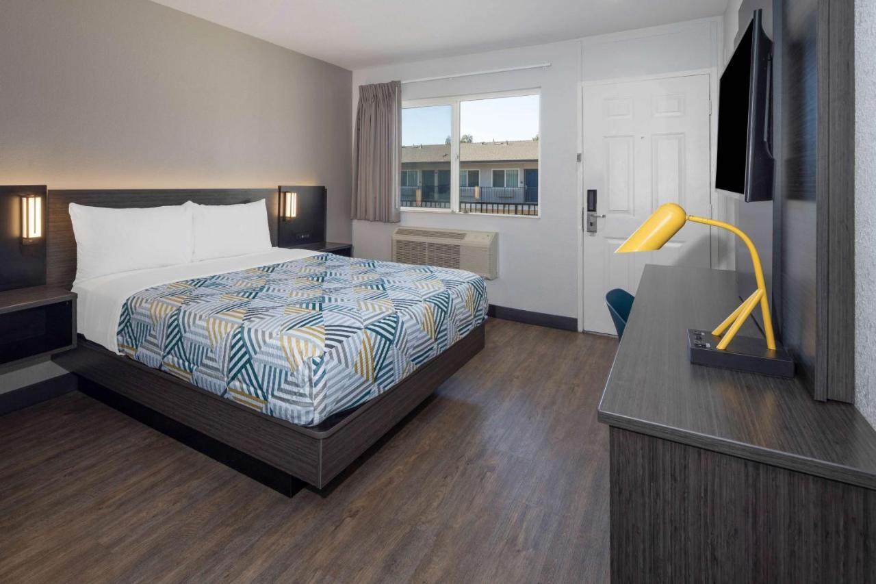Motel 6-Fontana, Ca Zewnętrze zdjęcie